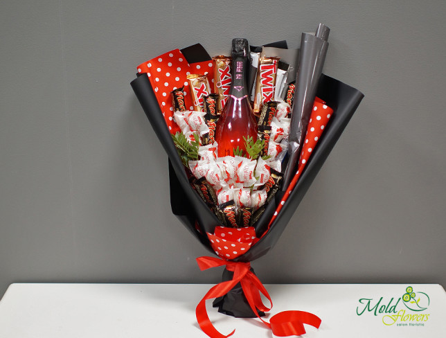 Sweets Bouquet with Twix, Mars, Raffaello, and Mi Piace (made to order, one day) photo